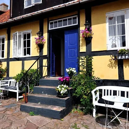 Slaegtsgaarden Konukevi