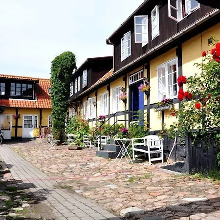 Slaegtsgaarden Konukevi Allinge-Sandvig